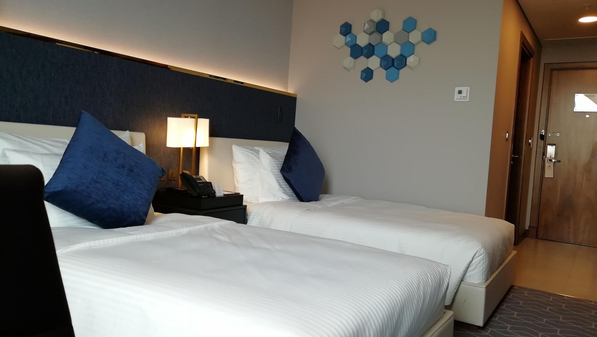 Millennium Madinah Airport Hotel Medina Exterior photo Deluxe room