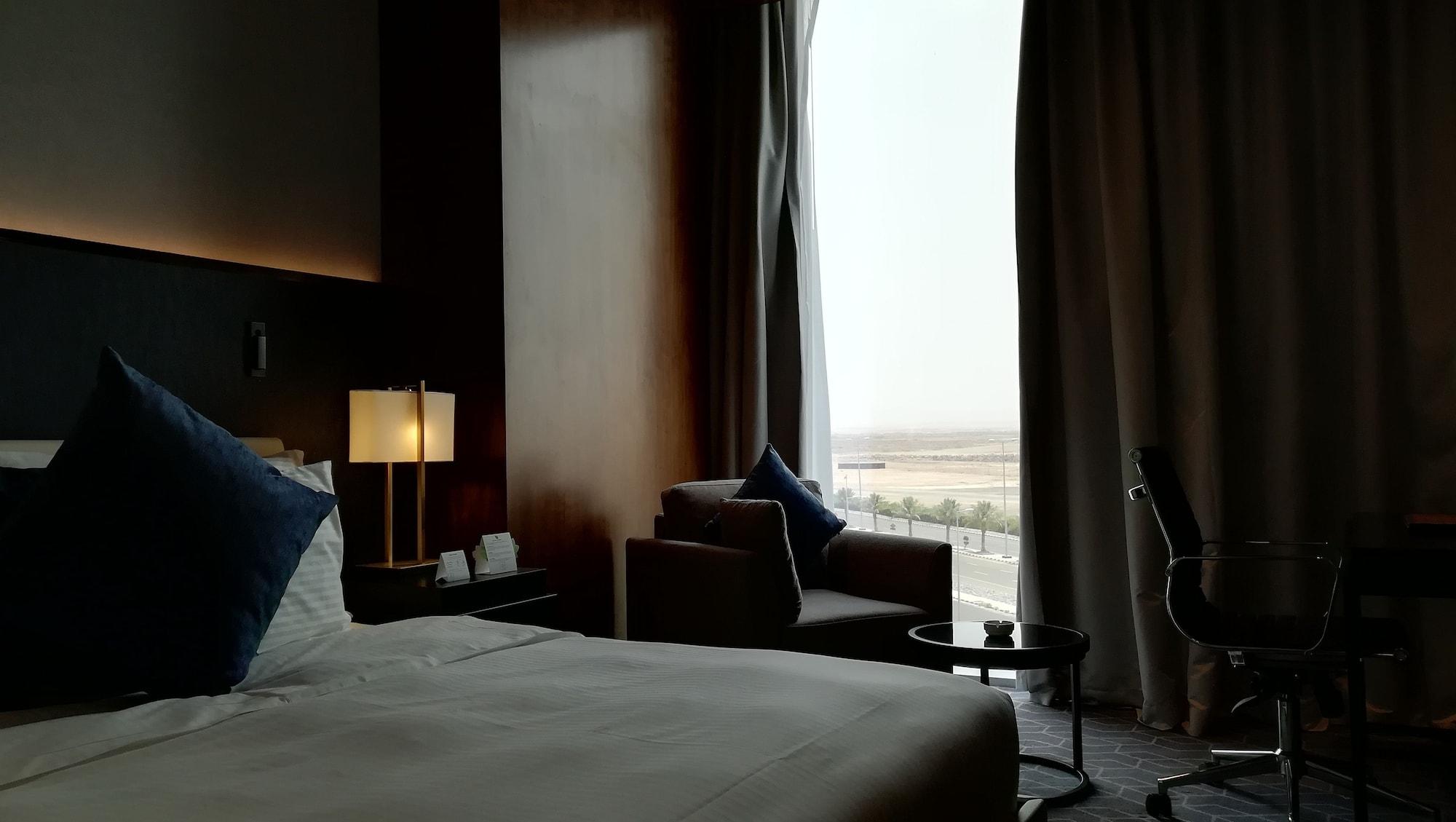 Millennium Madinah Airport Hotel Medina Exterior photo A room at the hotel