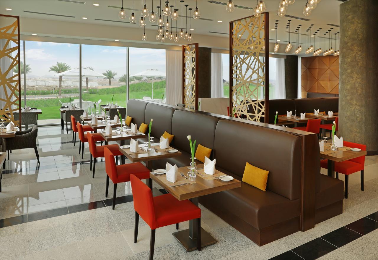 Millennium Madinah Airport Hotel Medina Exterior photo The restaurant at the hotel